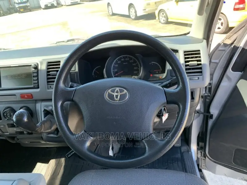 Toyota HiAce 2008 Silver