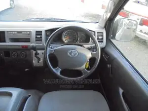 Toyota HiAce 2009 Pink