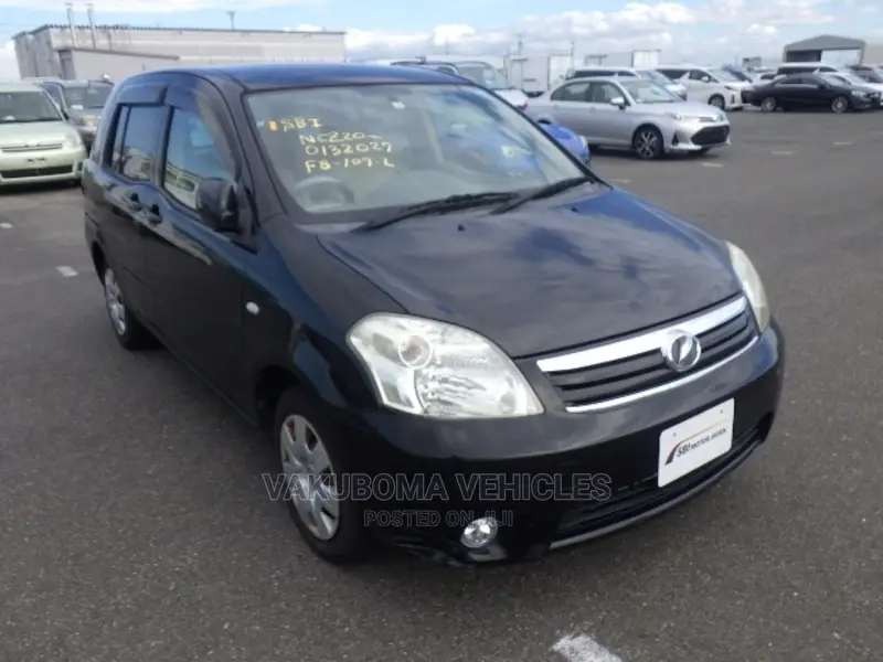 Toyota Raum 2009 Black