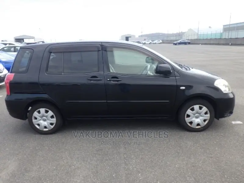 Toyota Raum 2009 Black