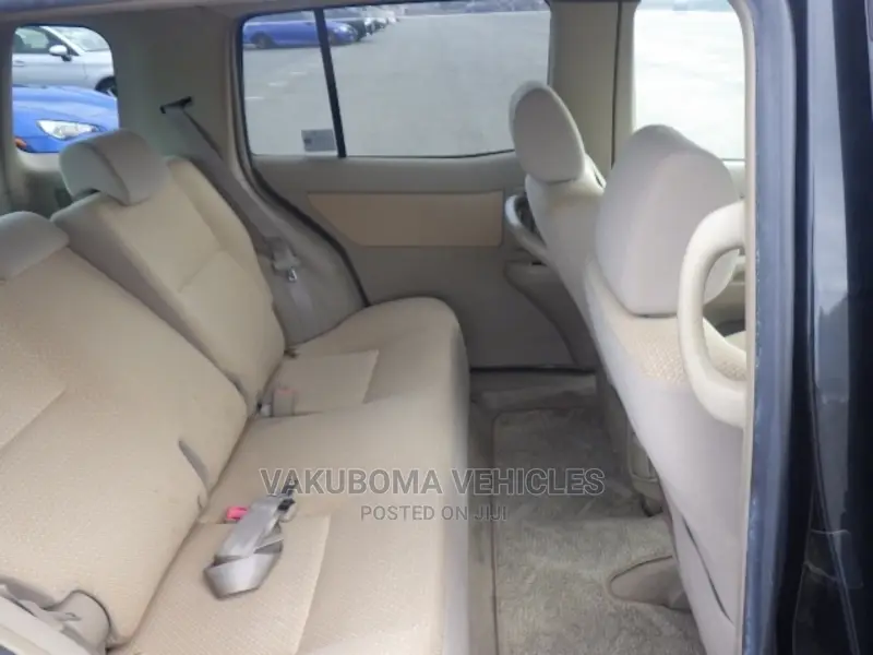 Toyota Raum 2009 Black