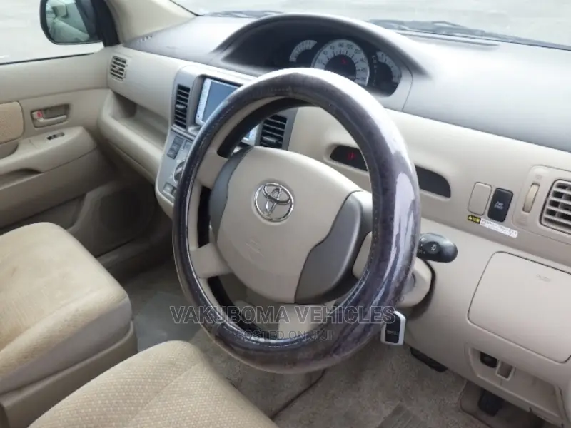 Toyota Raum 2009 Black