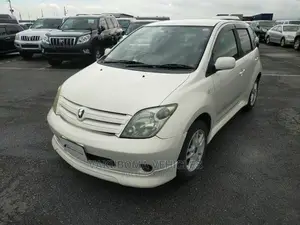 Toyota IST 2004 Pearl