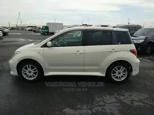 Toyota IST 2004 Pearl