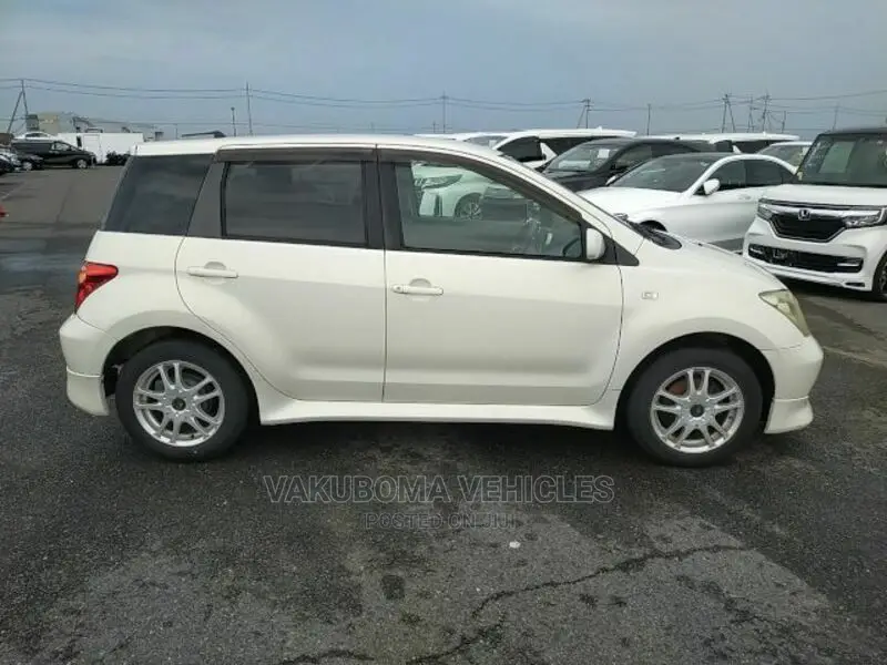 Toyota IST 2004 Pearl