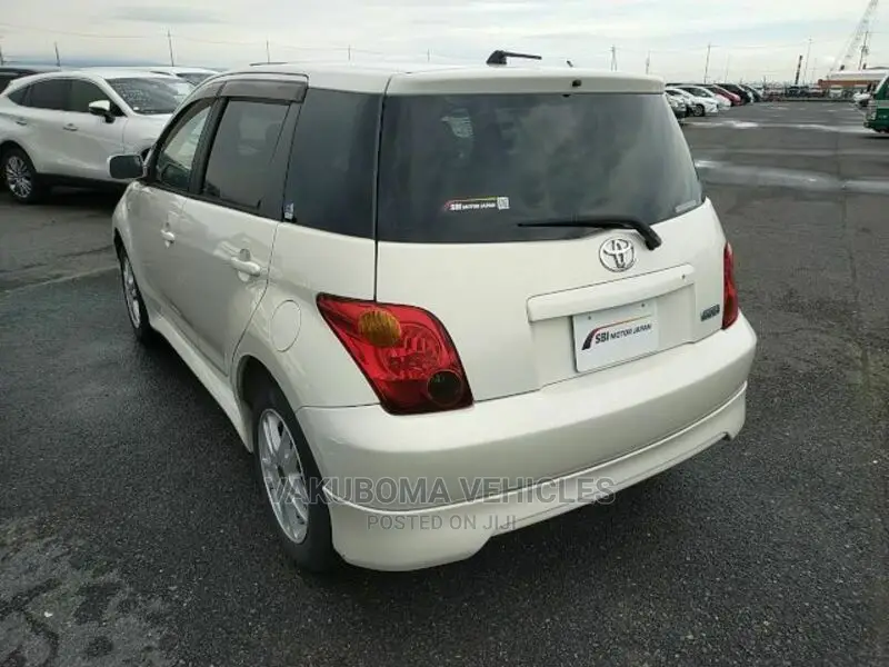Toyota IST 2004 Pearl
