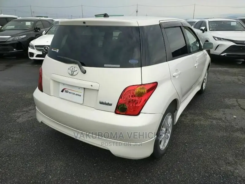 Toyota IST 2004 Pearl