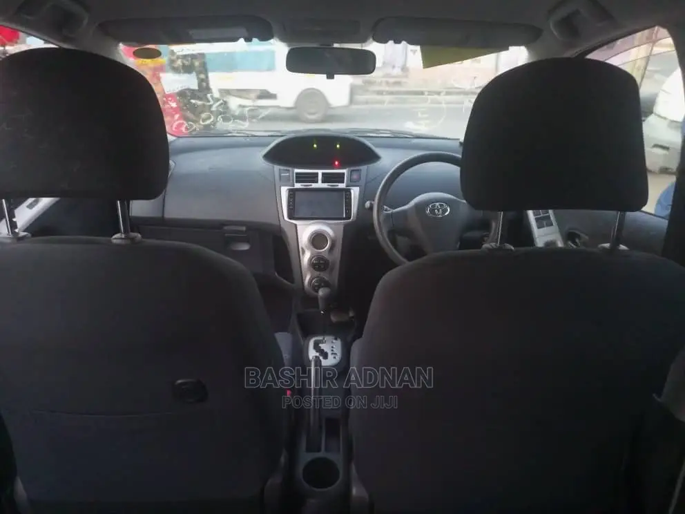 Toyota Vitz 1.3 FWD 3dr 2009 Black