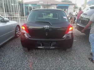 Toyota Vitz 1.3 FWD 3dr 2009 Black