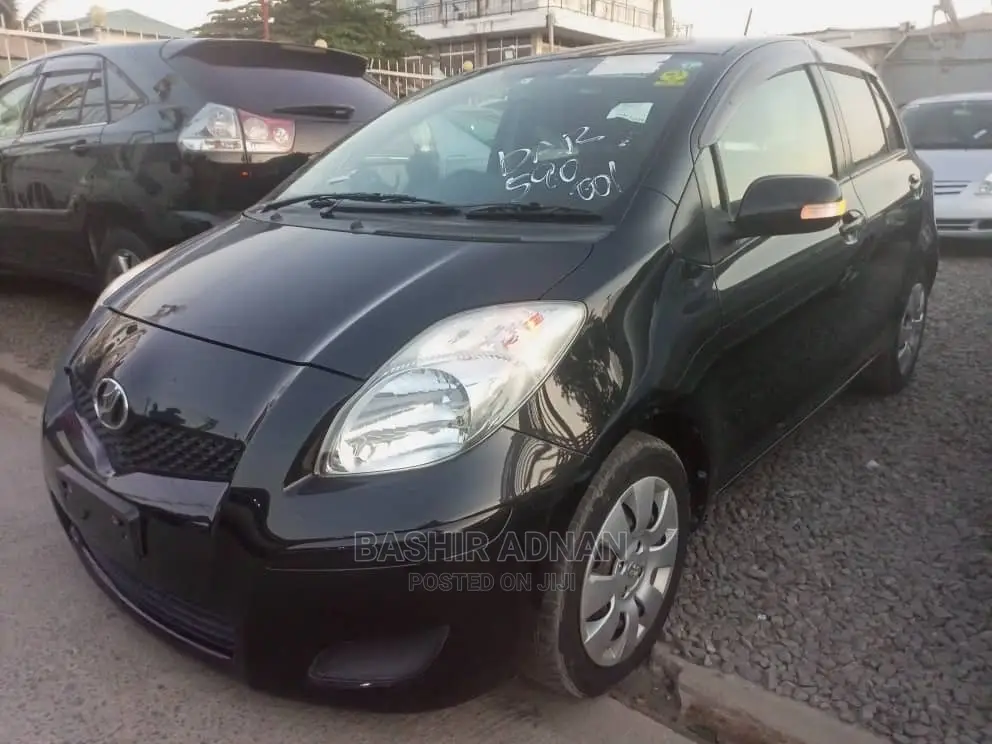 Toyota Vitz 1.3 FWD 3dr 2009 Black