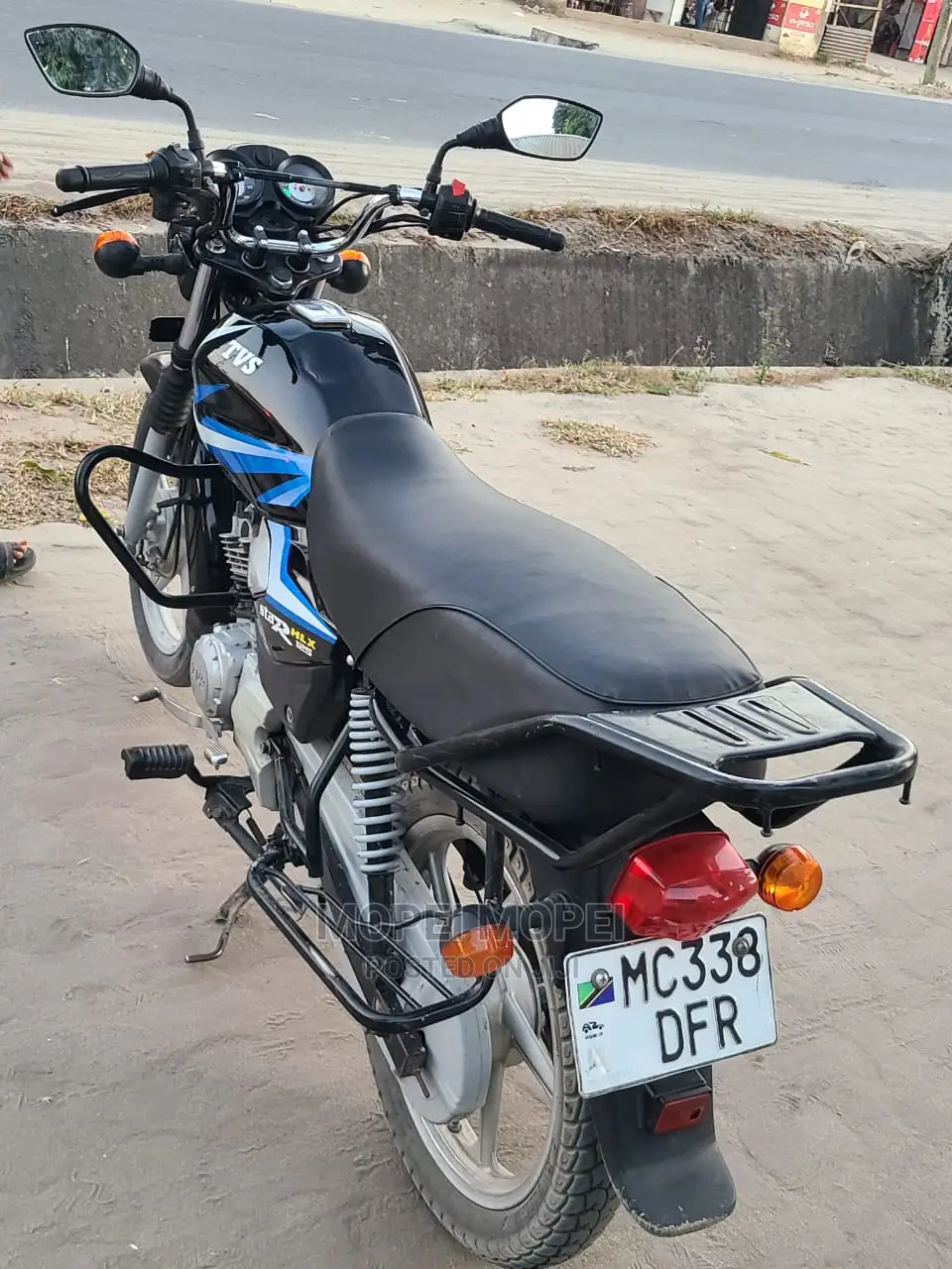 TVS HLX 125 2022 Black