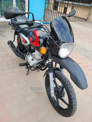 Bajaj Boxer X125 2021 Red