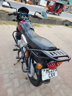 Bajaj Boxer X125 2021 Red