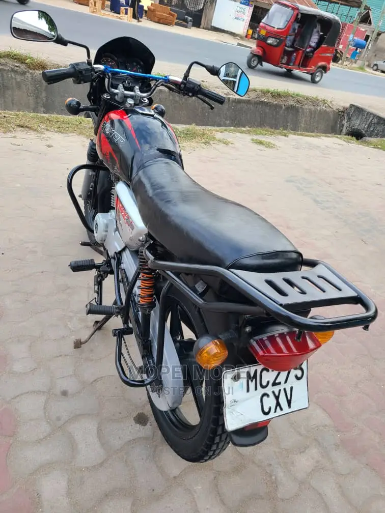 Bajaj Boxer X125 2021 Red