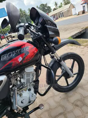 Bajaj Boxer X125 2021 Black