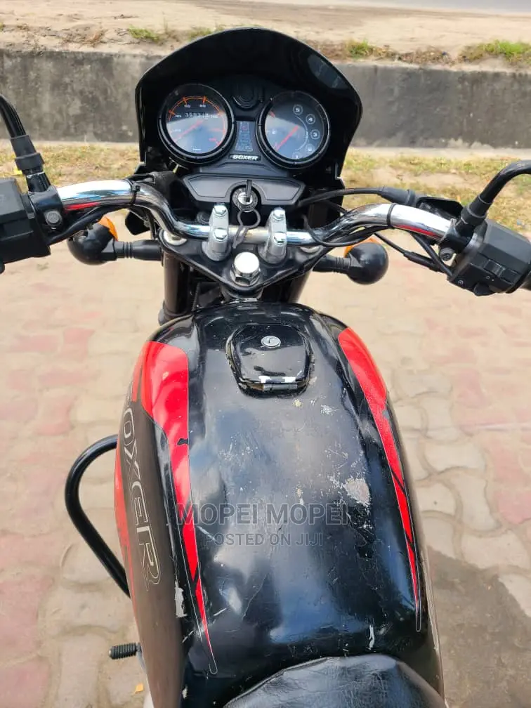 Bajaj Boxer X125 2021 Black