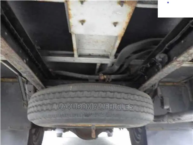 Mitsubishi Fuso Rosa 1995 Brown