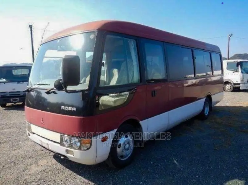Mitsubishi Fuso Rosa 2001 Red