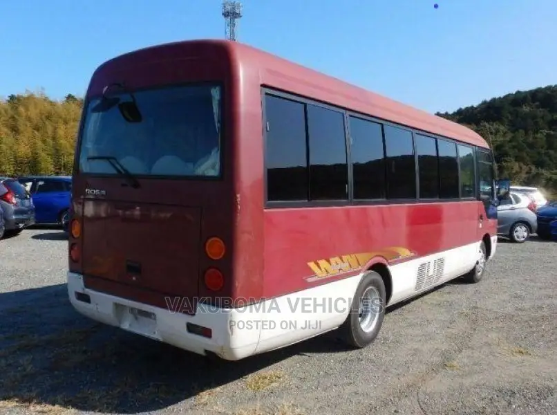 Mitsubishi Fuso Rosa 2001 Red