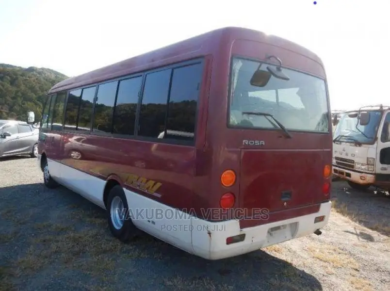 Mitsubishi Fuso Rosa 2001 Red