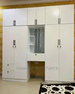 Kabati La Nguo
