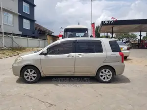 Toyota Raum 1.5 AWD 2004 Gold
