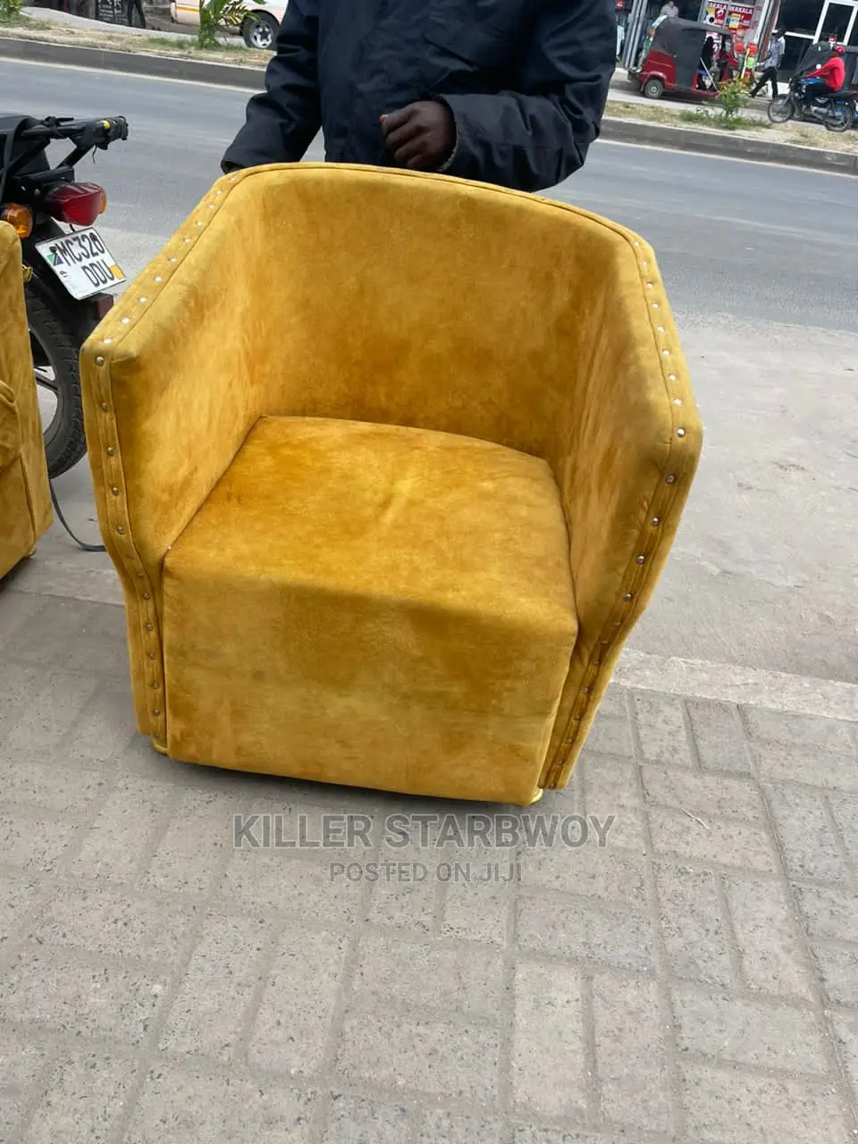 Sofa Zote ( Seti Moja Na La Mtu Mmoja)