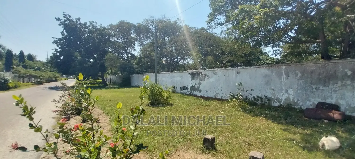 Plot for Sale at Masaki.