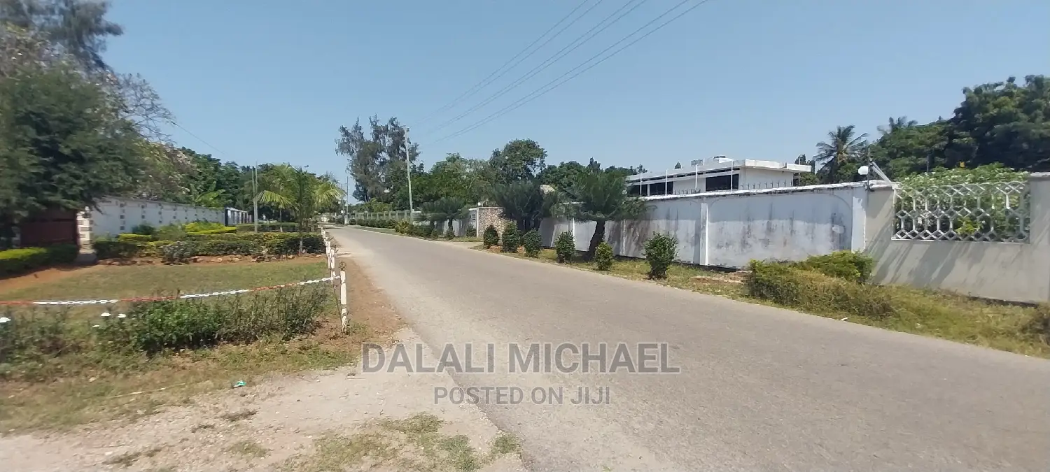 Plot for Sale at Masaki.