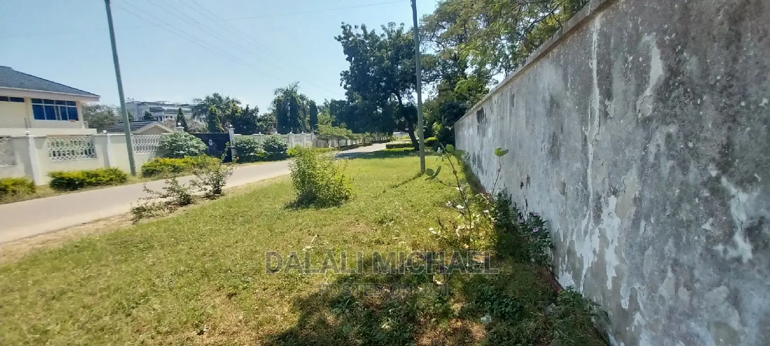 Plot for Sale at Masaki.