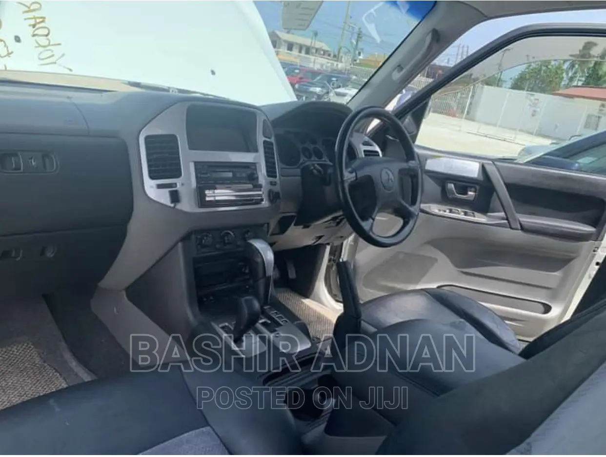 Mitsubishi Pajero 2005 White