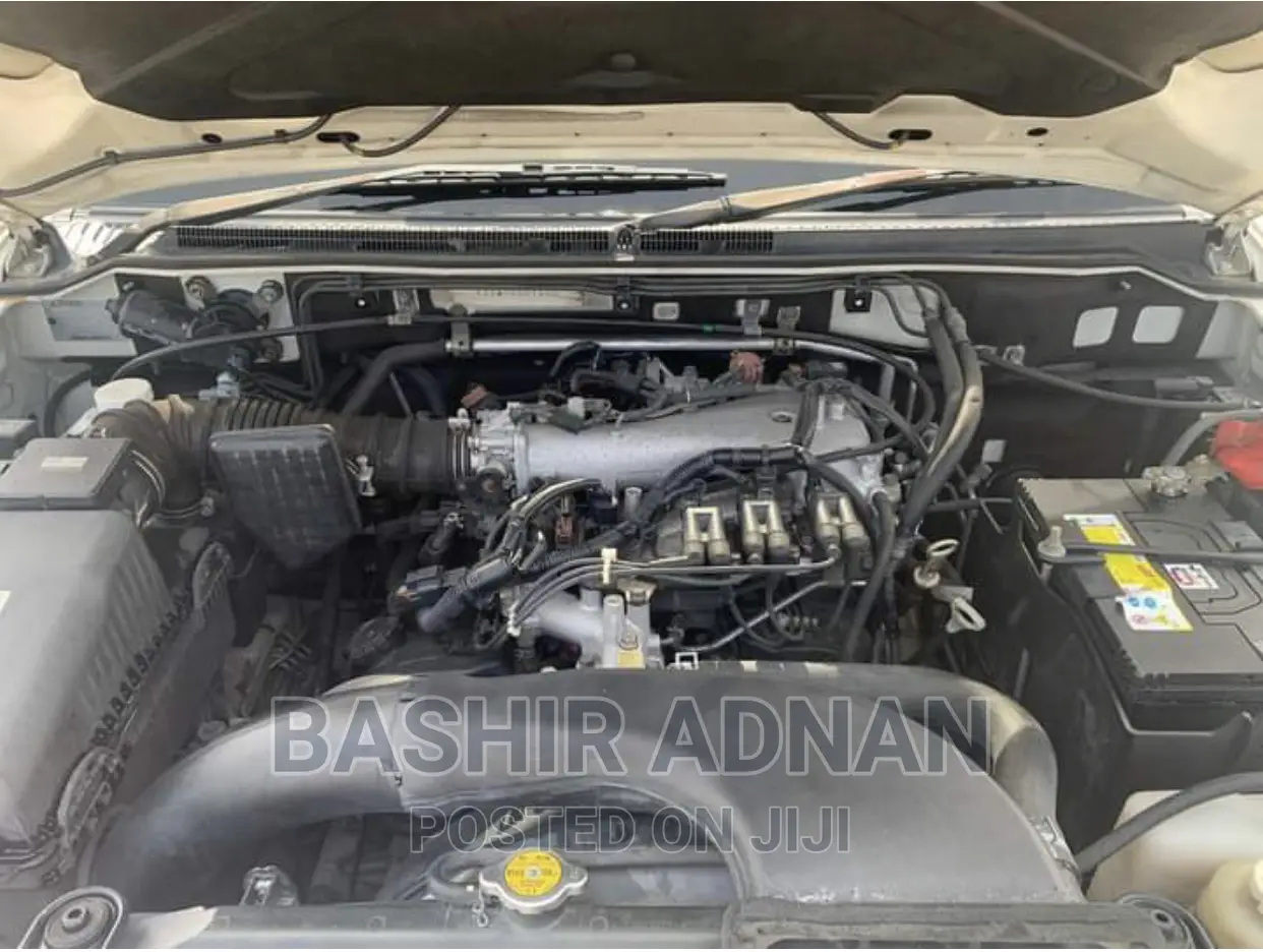 Mitsubishi Pajero 2005 White
