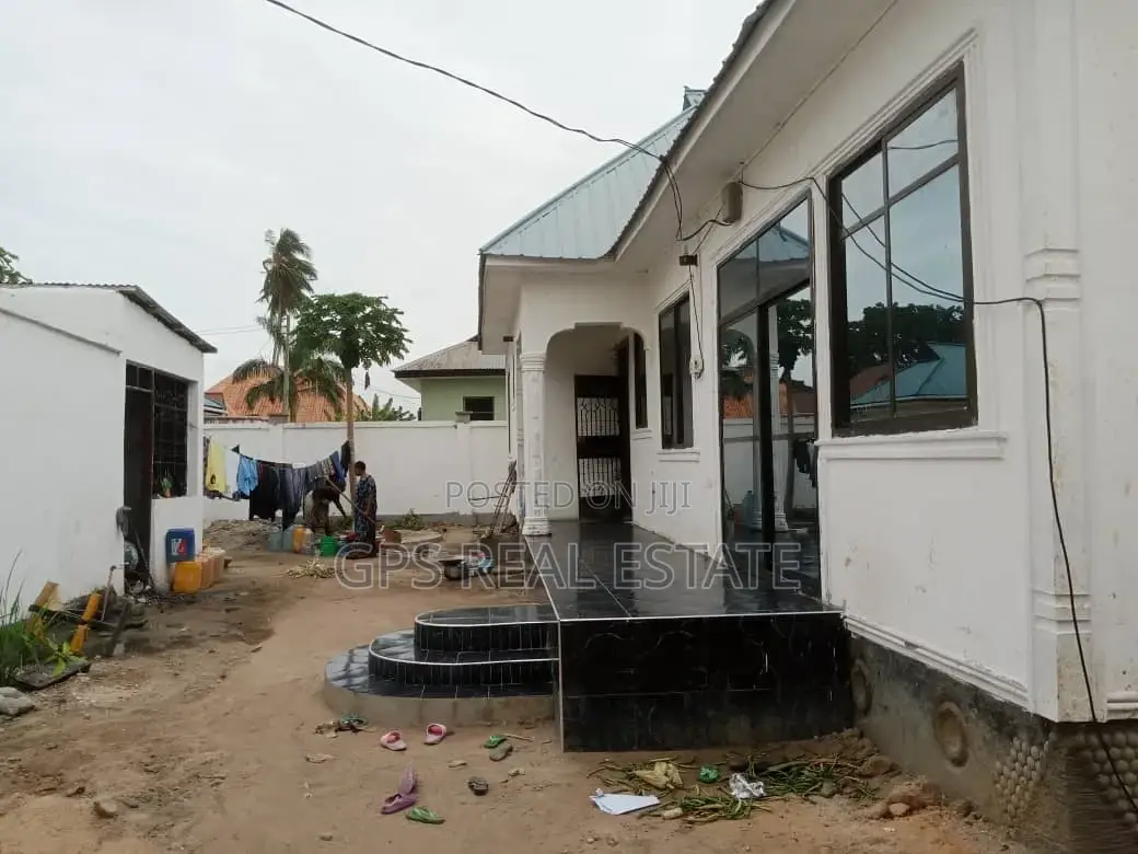3bdrm House in Mbande Chamazi for sale