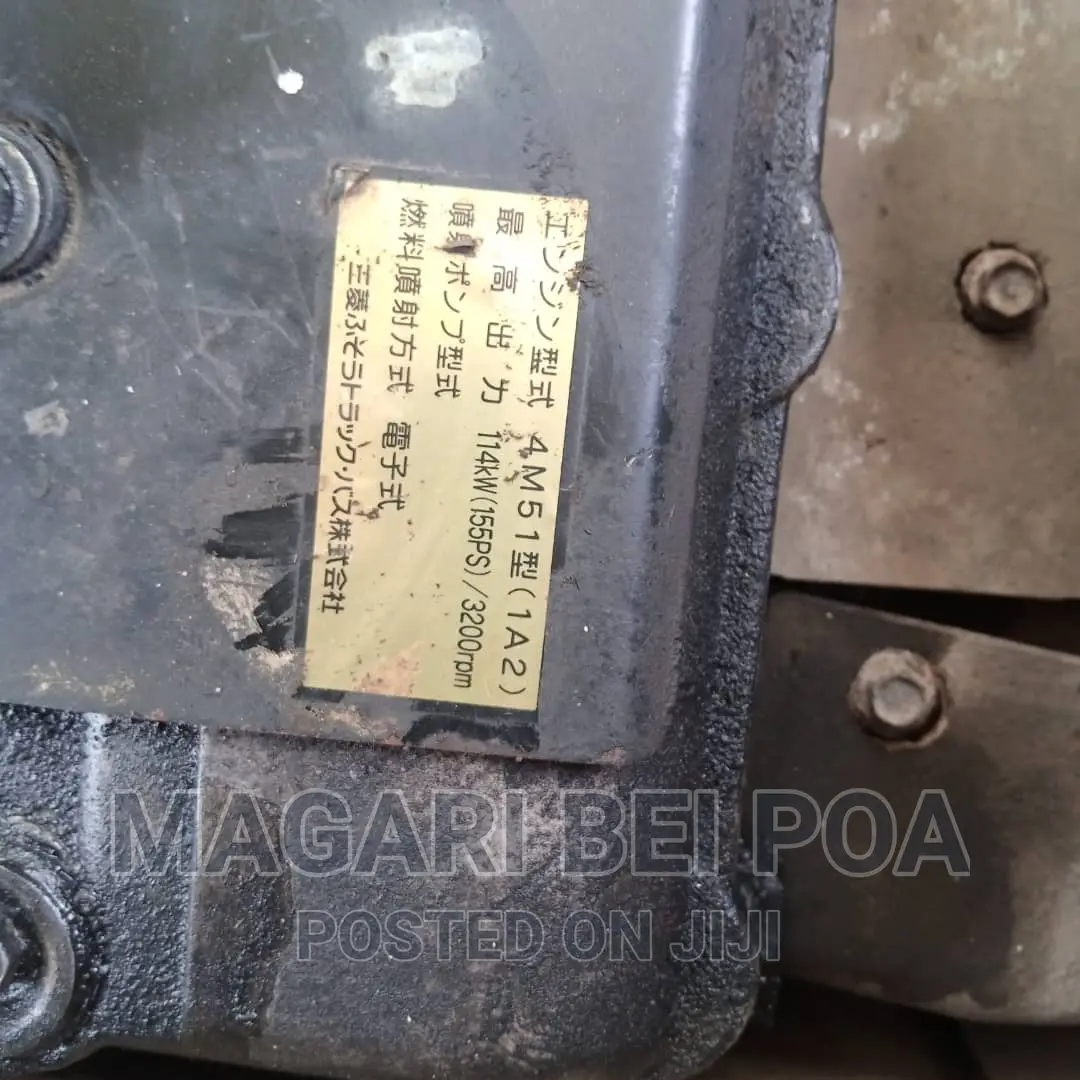 Mitsubishi Fuso Rosa 2000 Orange