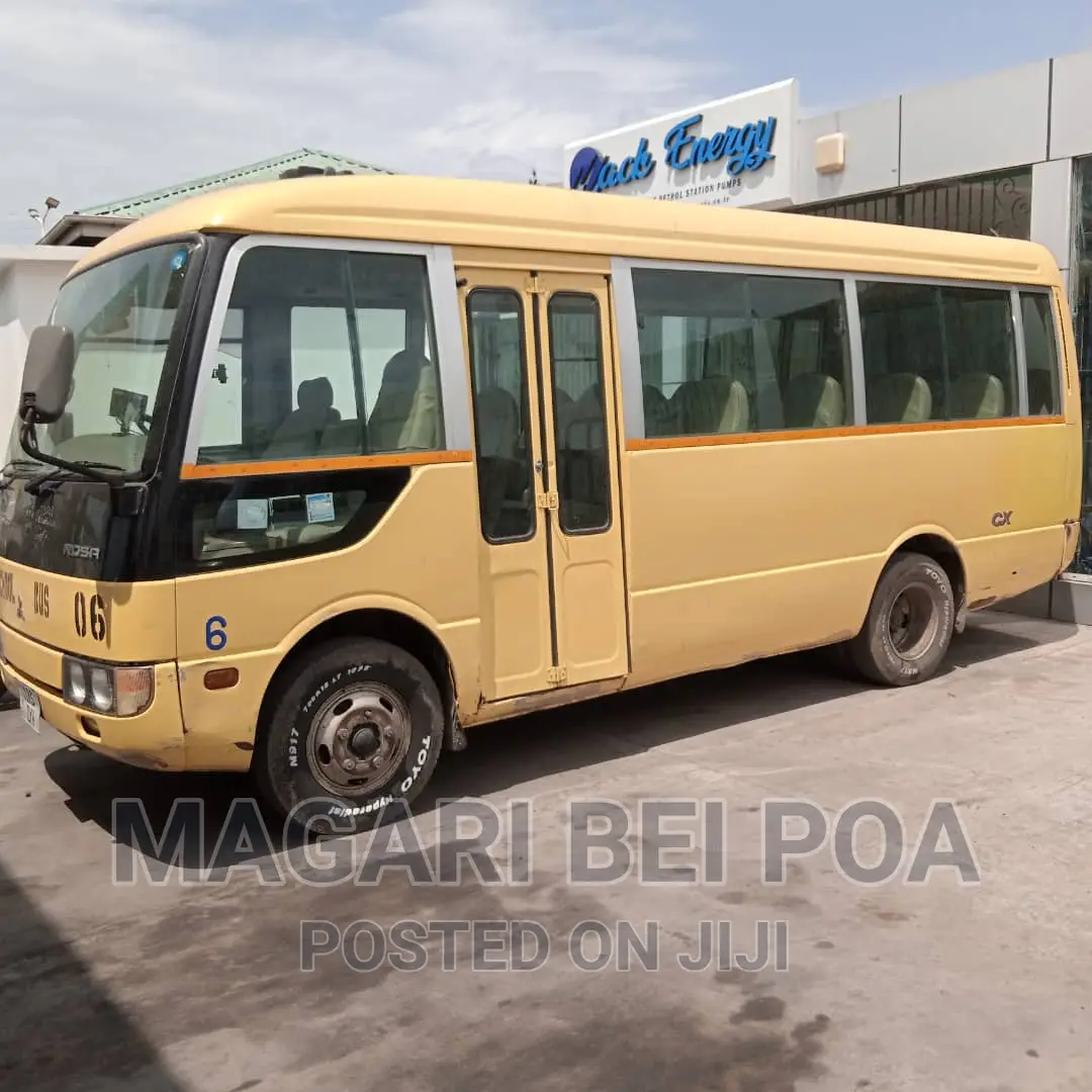 Mitsubishi Fuso Rosa 2000 Orange
