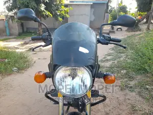 Bajaj Boxer X125 2021 Black