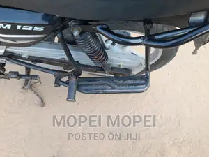 Bajaj Boxer 125 2021 Black