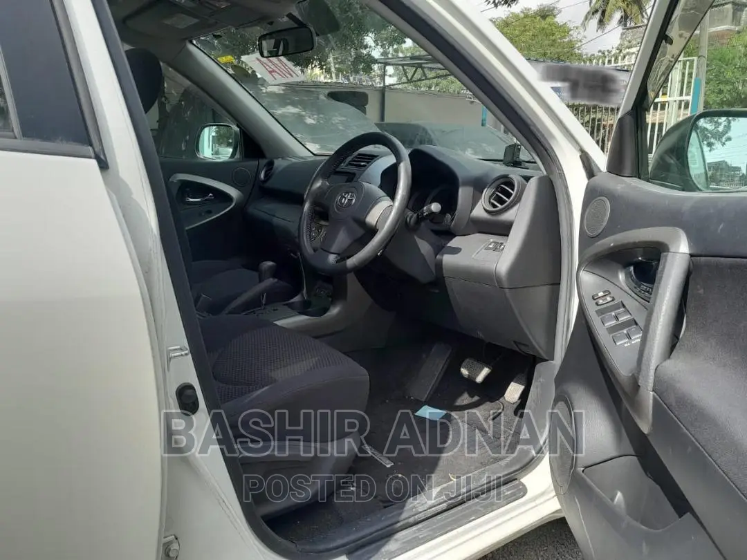 Toyota RAV4 2.4 2008 White