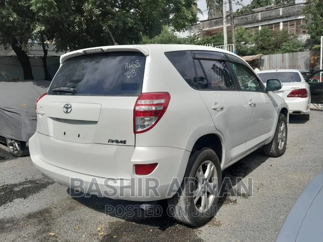 Toyota RAV4 2.4 2008 White