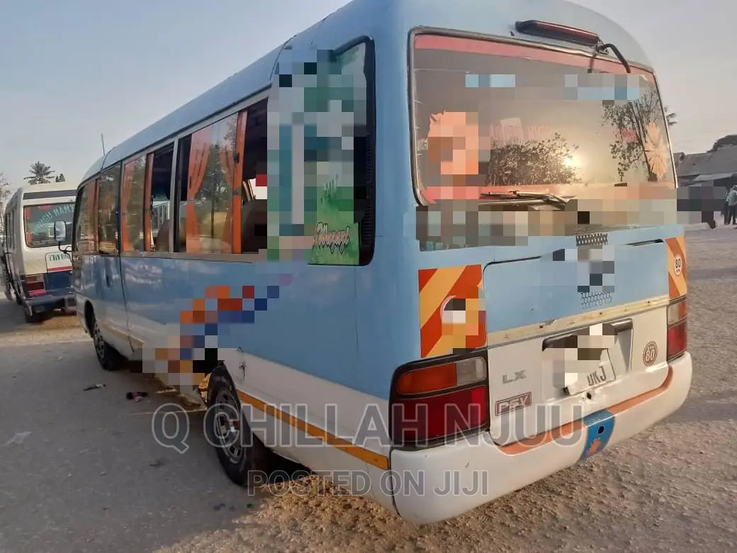 Toyota Coaster 2000 Blue