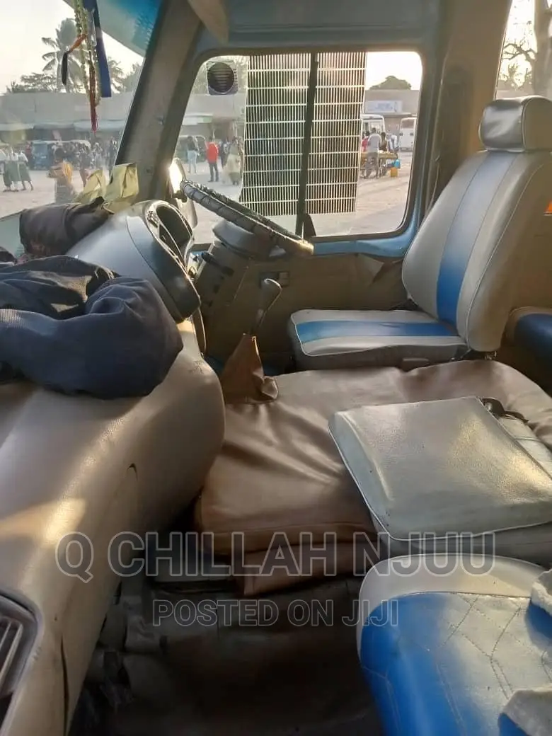 Toyota Coaster 2000 Blue