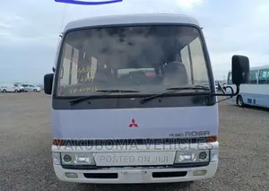 Mitsubishi Fuso Rosa 1996 Blue