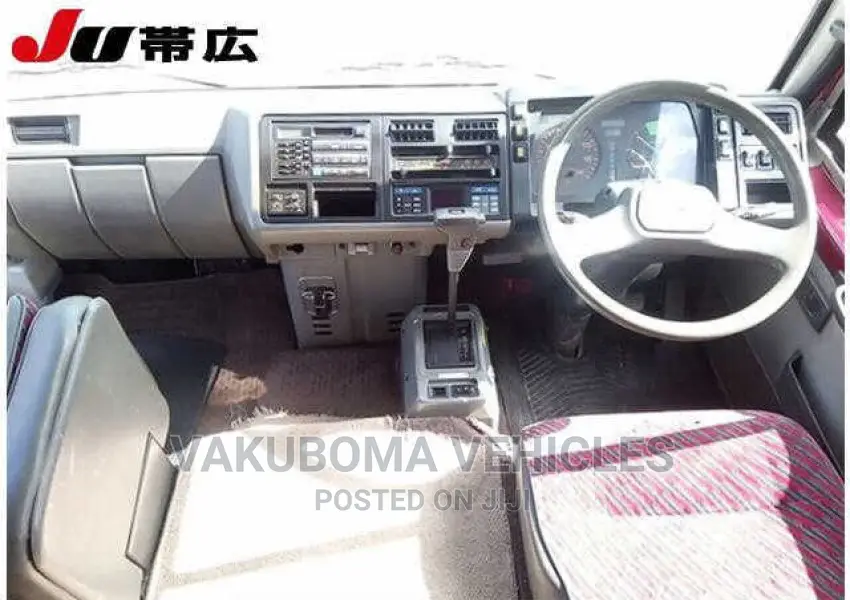 Mitsubishi Fuso Rosa 1993 Red
