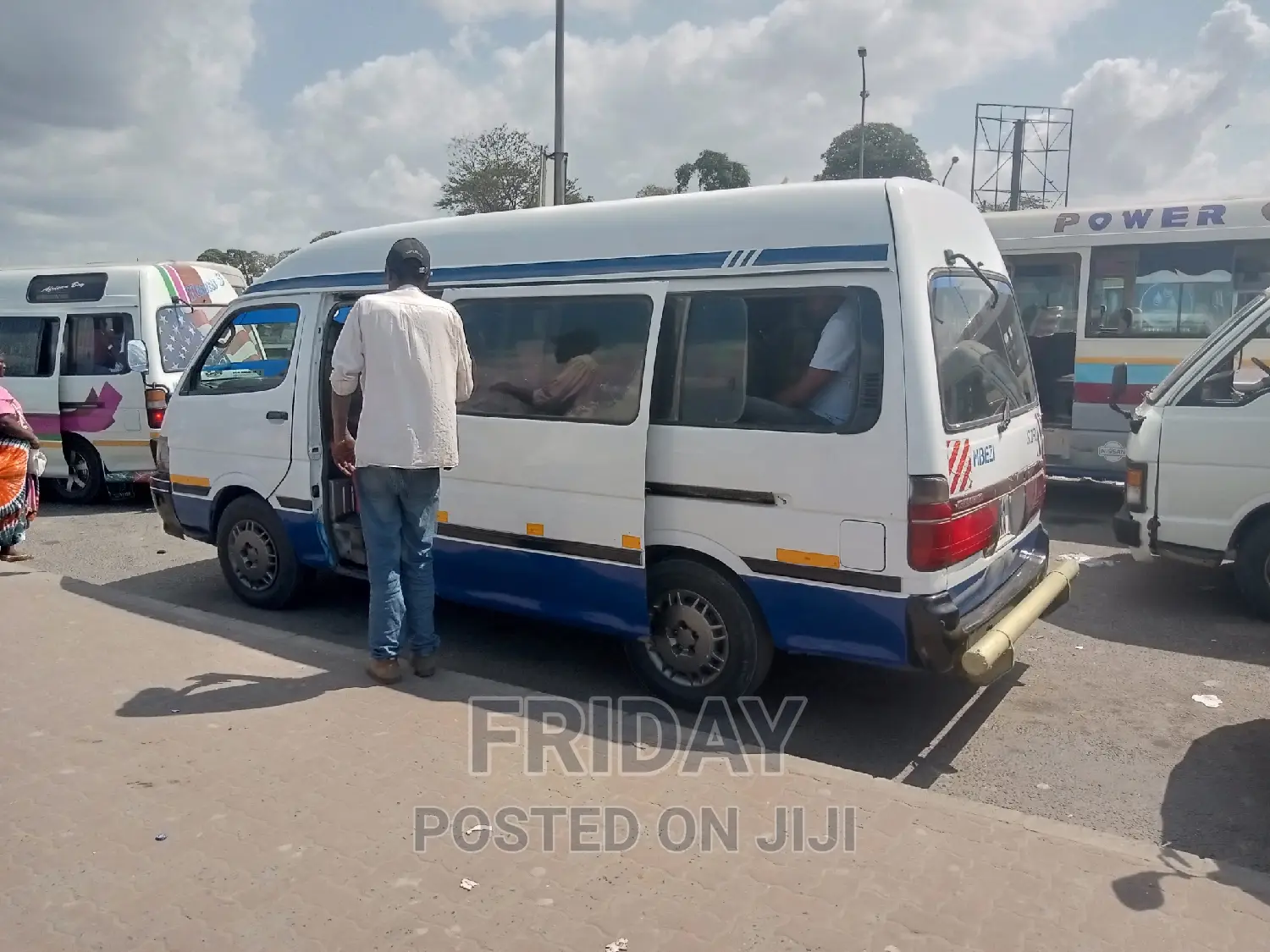 Toyota HiAce 2001 White