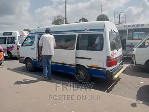 Toyota HiAce 2001 White