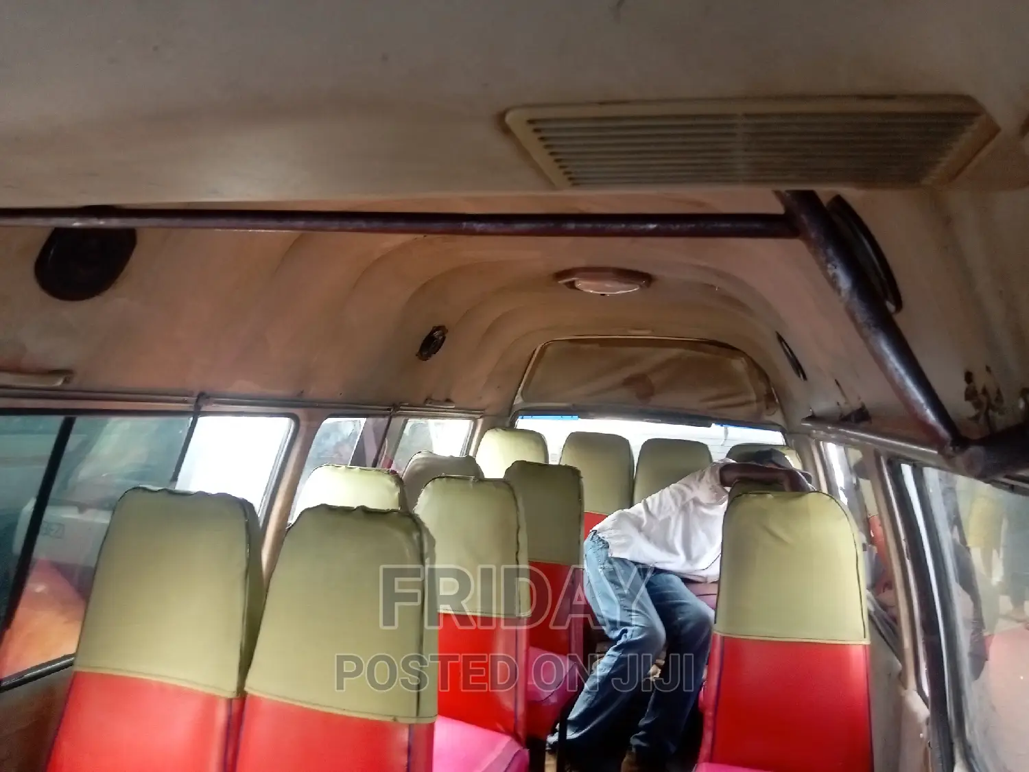 Toyota HiAce 2001 White