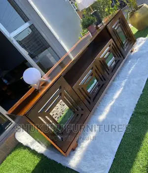 Tv Stand/Showcase