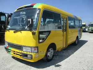 Toyota Coaster 2005 Yellow