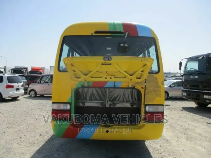 Toyota Coaster 2005 Yellow