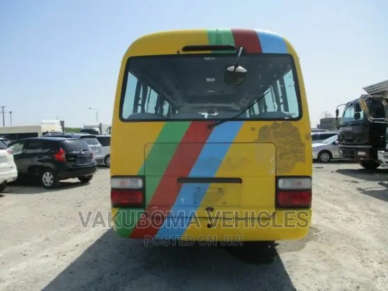 Toyota Coaster 2005 Yellow